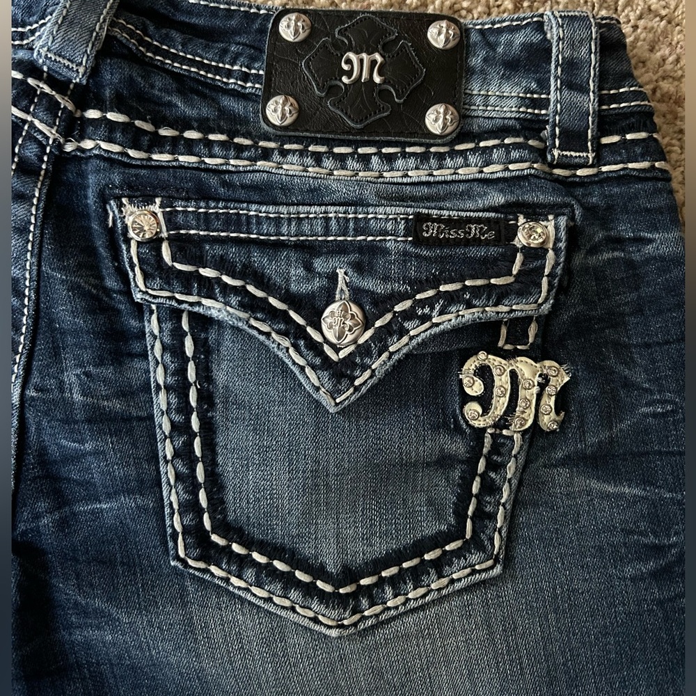 Miss Me JE8008BR Boot Cut Medium Wash Size 33X31(measures 33X30)